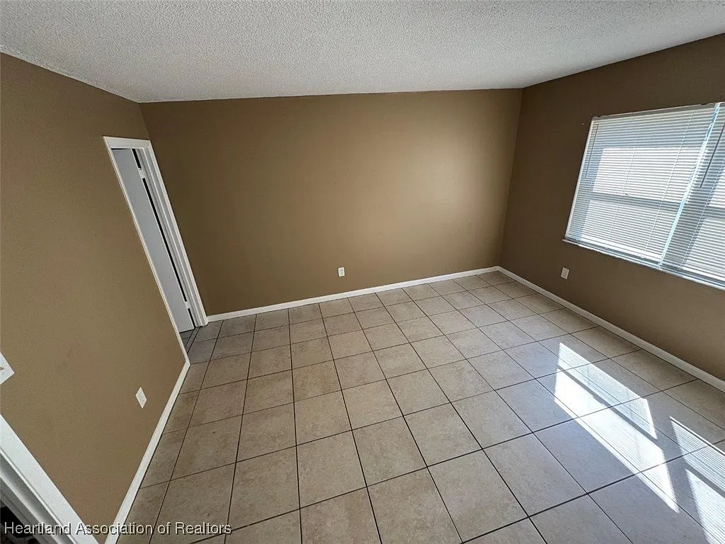 1 bed, 1.0 bath, 650 sqft, $850 — Photo 2