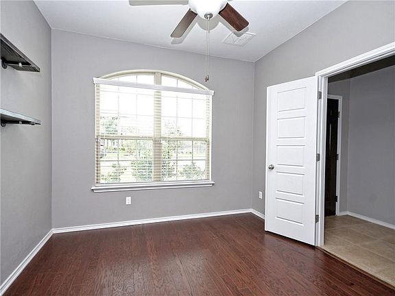 5th image of 3717 Wetland Dr