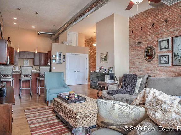2nd image of 216 W Main St SE #8