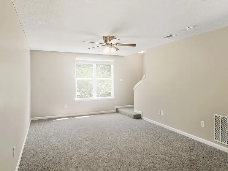 Latitude 30 Apartments — Photo 14