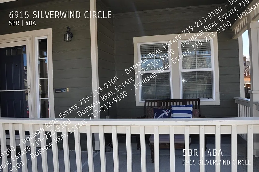 5 bedroom with full basement — Photo 4