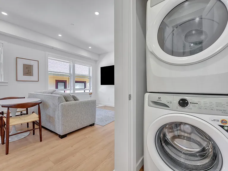 957 Nicola St #202 — Photo 17