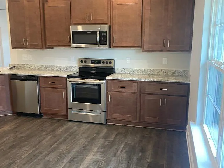 213 Alonzo Toney Dr — Photo 9