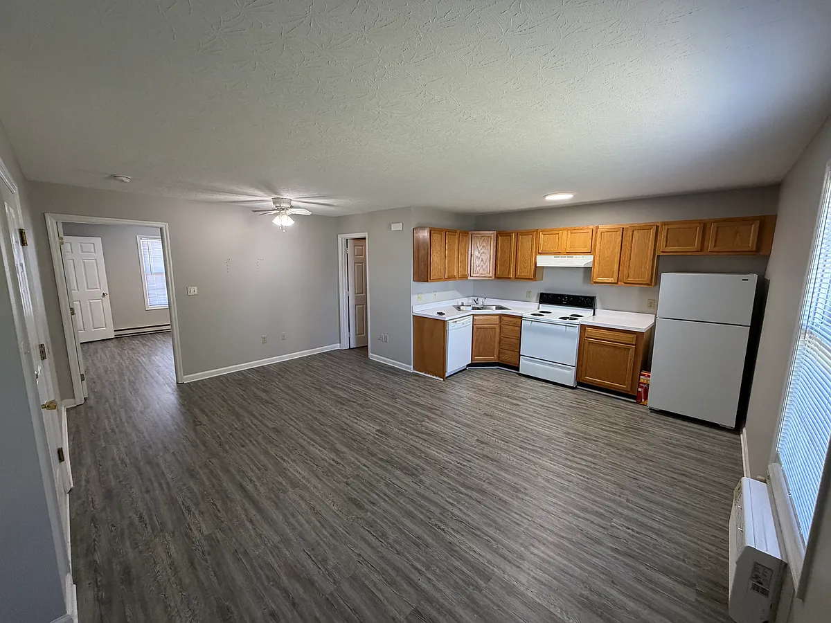 Building Photo - 1634 Foxhaven Dr #8