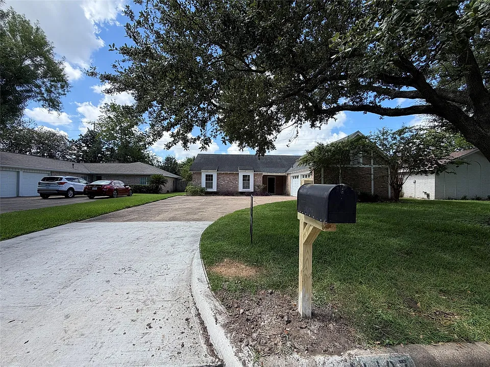 14407 Locke Ln