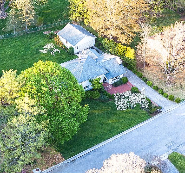 1st image of 606 Kelsey Ln