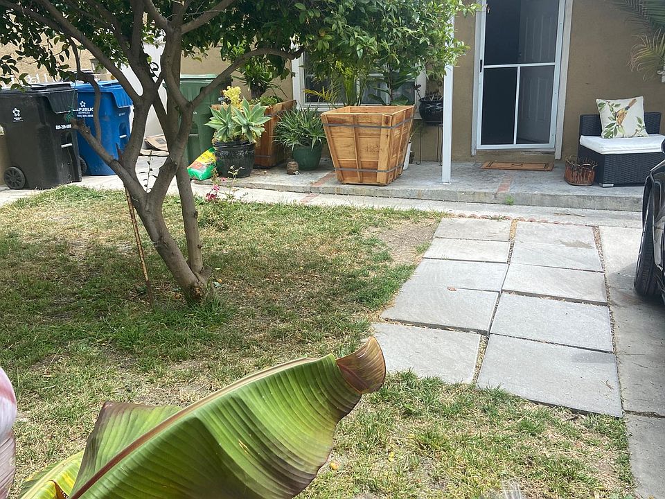 1st image of 572 Hyde Park Pl #1