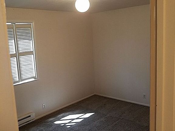 5th image of 2916 Plumtree Dr #1B