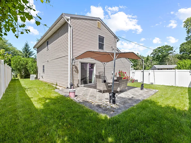 161 River Dr — Photo 19