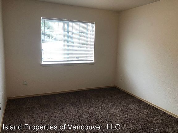 3rd image of 5515 NE 82nd Ave APT 33