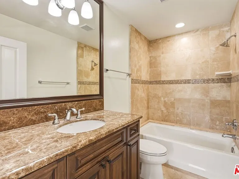 1633 Voorhees Ave — Photo 20