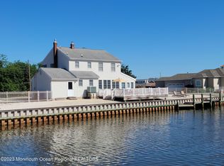 5 Snug Ct, Toms River, NJ