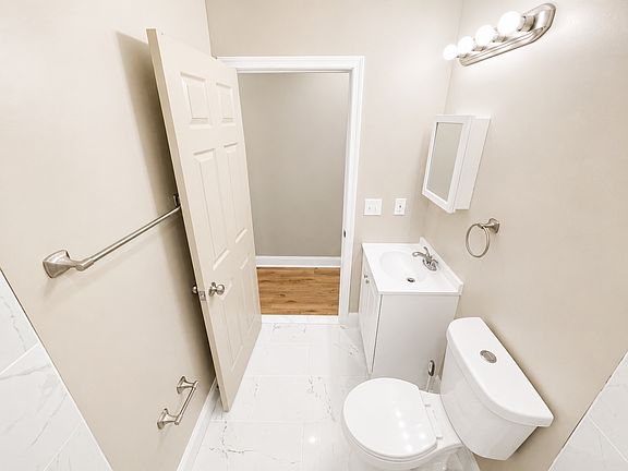 5th image of 348 Elrino St #1