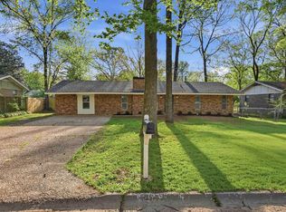 1015 Towering Oaks Dr, Jacksonville, AR 72076