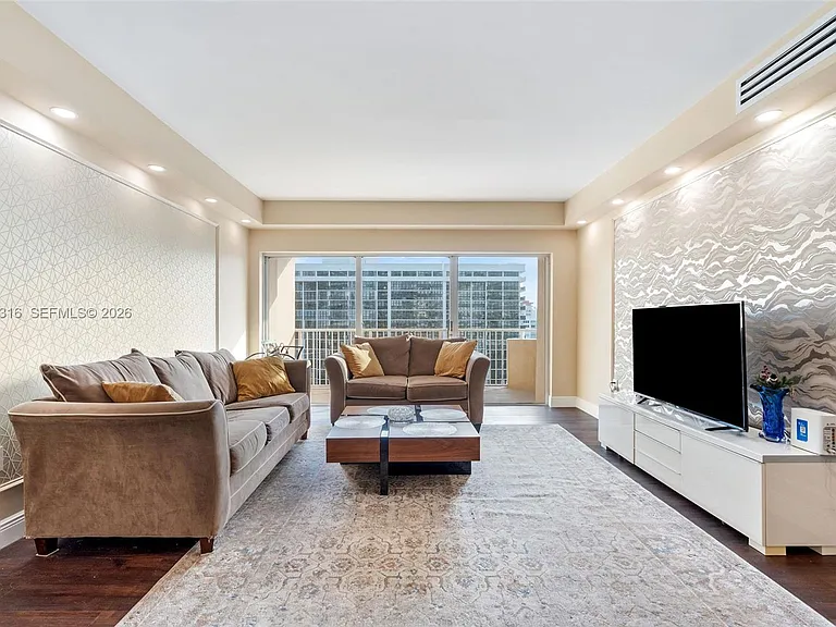 1985 S Ocean Dr #9G — Photo 3