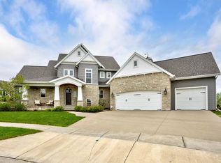 5515 N Midsummer Dr, Appleton, WI 54913