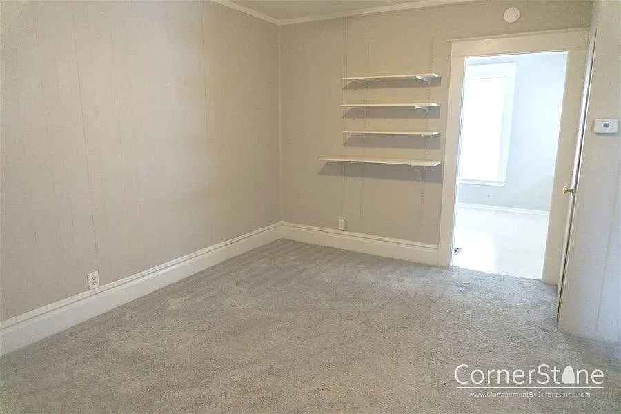 Studio, 700 sqft, $850 — Photo 3