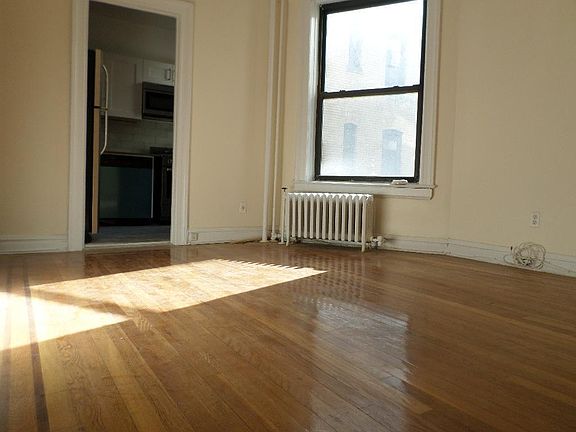 3rd image of 2523 31st Ave #B15