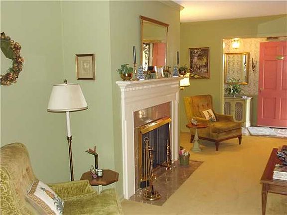 2nd image of 4804 Hallbrook Dr
