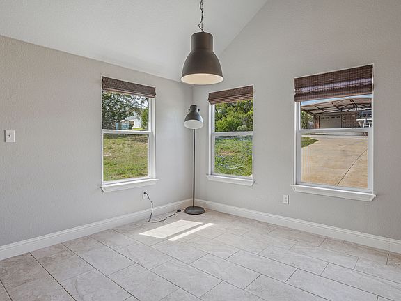 5th image of 2604 Santiago Dr