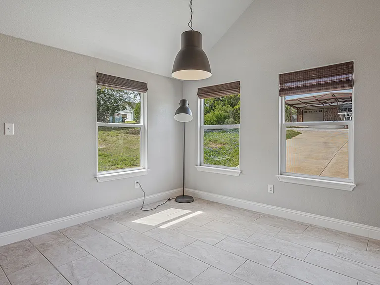 2604 Santiago Dr — Photo 5