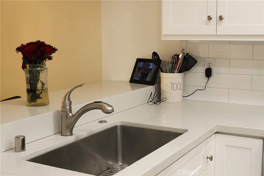 2 bed, 1409 sqft, $3,900 — Photo 3