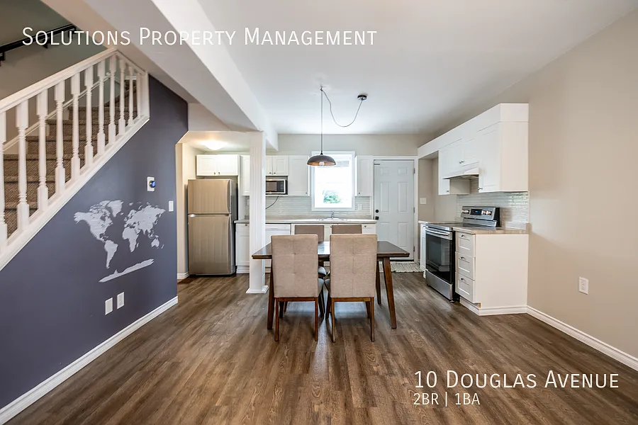 Charming Updated 2 Bedroom House — Photo 2
