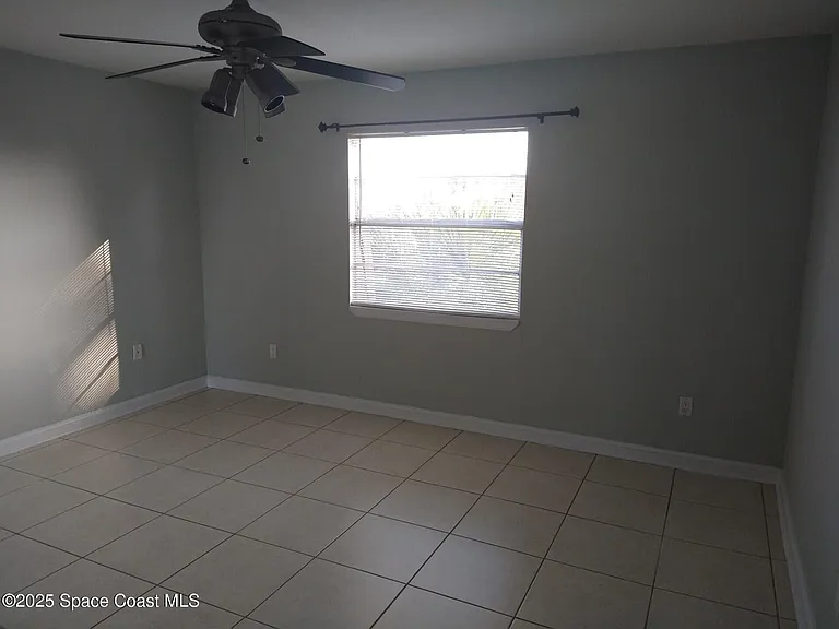 1020 Pinetree Dr #8 — Photo 17