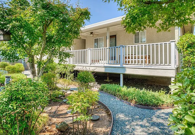 Lodgeview Dr — Photo 2