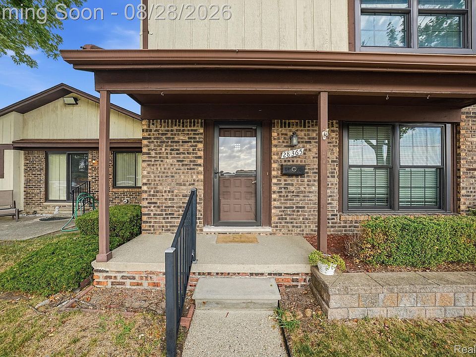 1st image of 28365 Queens Ct