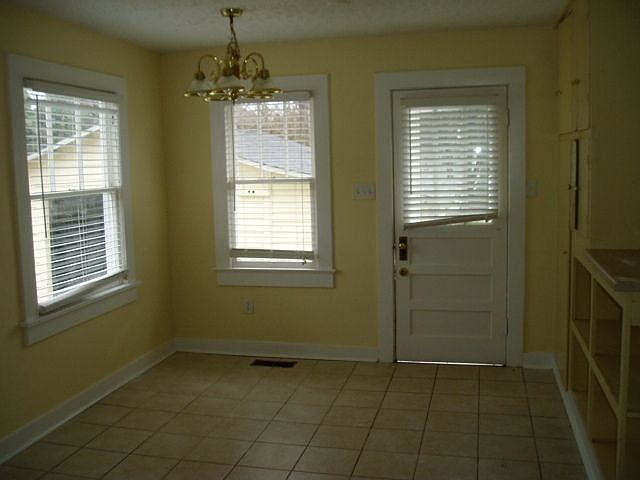 2nd image of 957 Magnolia St