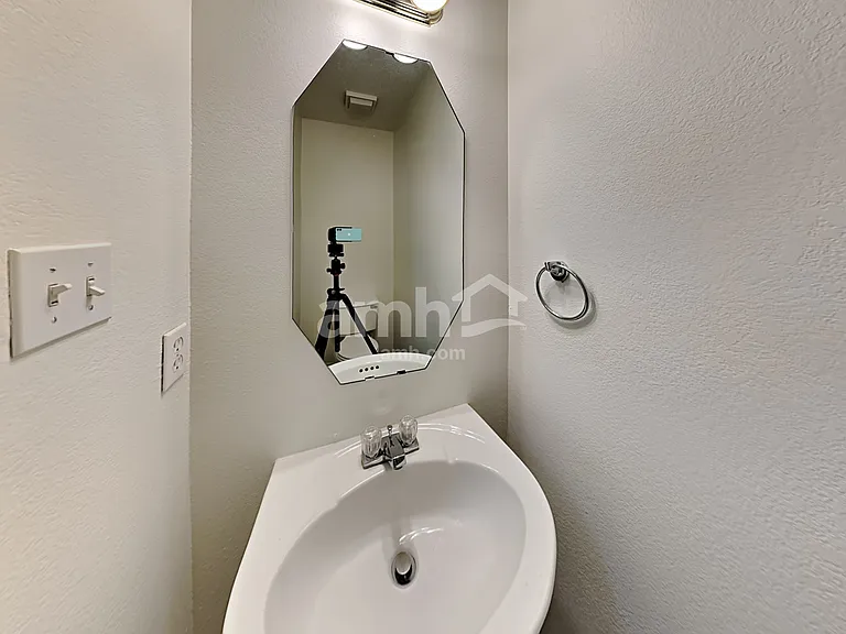 8551 Western Meadows Dr — Photo 7