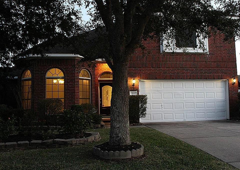 1st image of 212 Rolling Springs Ln