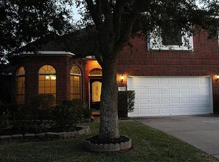 212 Rolling Springs Ln, Dickinson, TX 77539