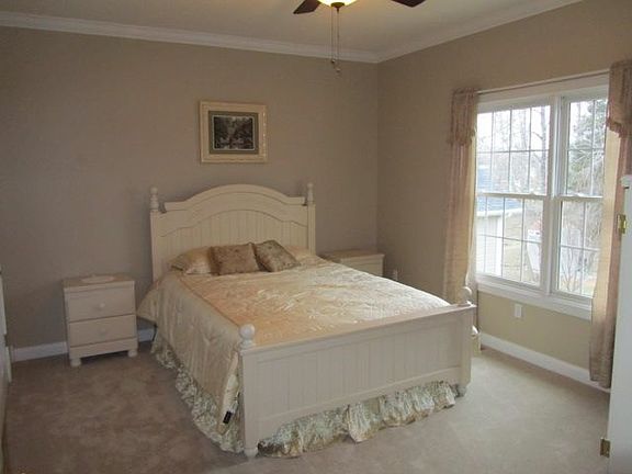 5th image of 111 Park Ln