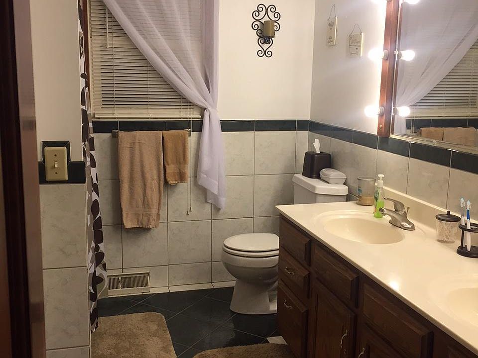 2nd image of 12210 N Woodcrest Dr