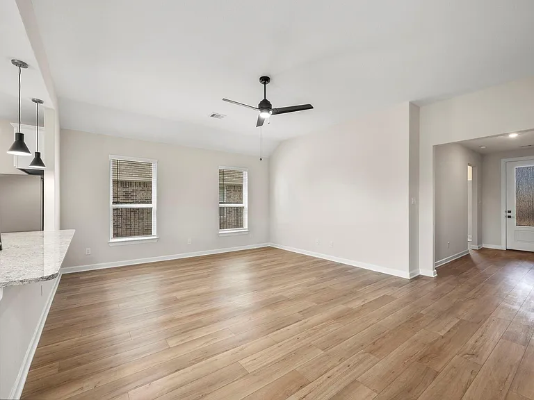 3081 Sorrento Hill Dr — Photo 3