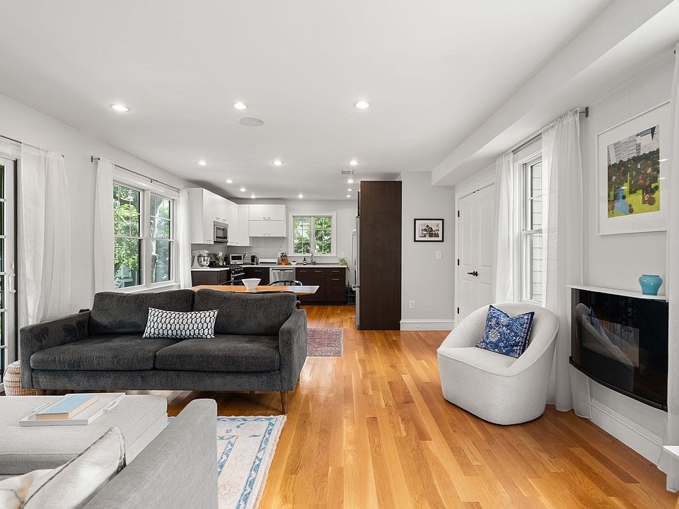 1st image of 95 Green St #2