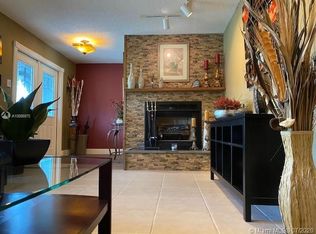 8430 NW 7th Ct, Pembroke Pines, FL 33024