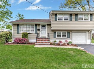 34 Woodrow Ave, Piscataway, NJ 08854
