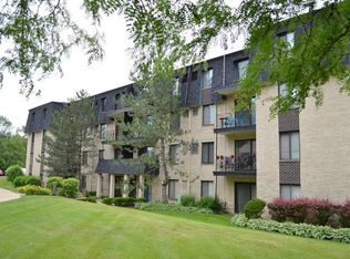 10723 5th Ave APT 308, Countryside, IL 60525