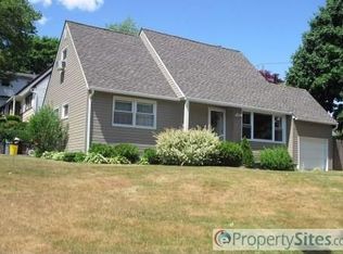 53 Jefferson Rd, Farmingdale, NY 11735