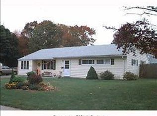 49 London Rd, Windsor, CT 06095