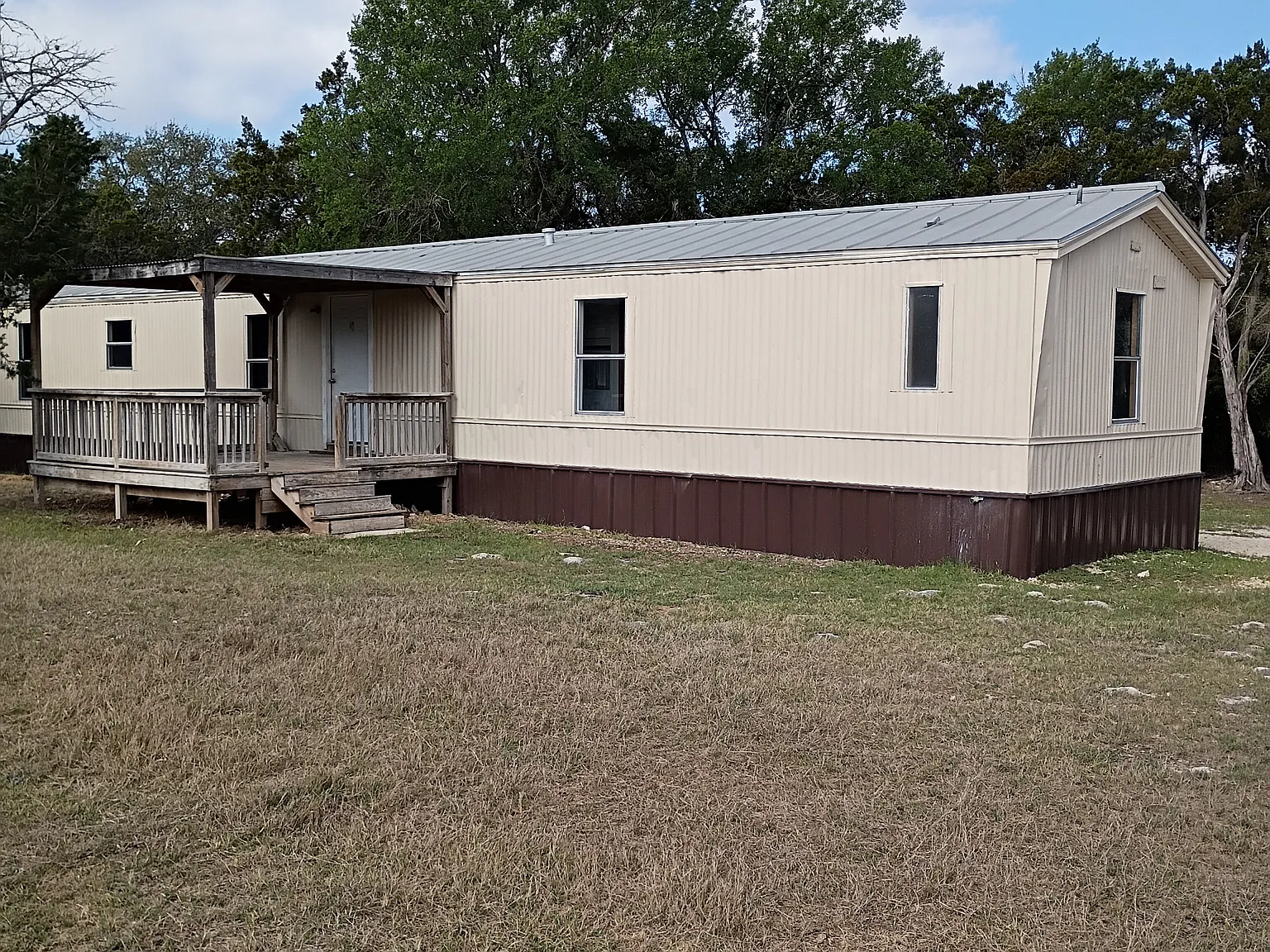 3 bed, 1216 sqft, $1,390 — Photo 1