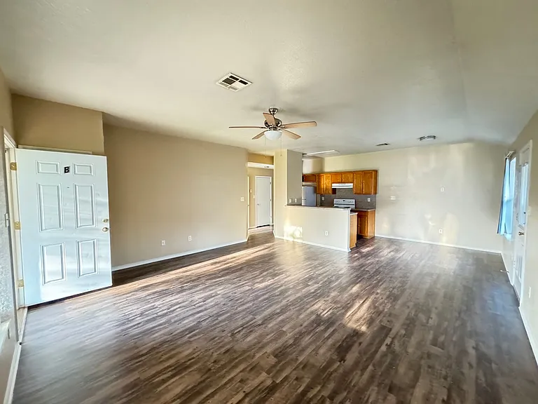 3406 Toledo Dr — Photo 3