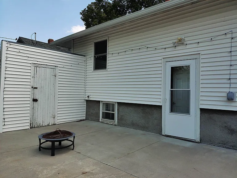 1417 W 3rd St — Photo 13