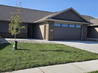 2421 E Joshua Cir, Sioux Falls, SD 57108