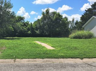 312 N McCoy Ave, Joplin, MO 64801
