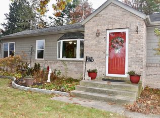43179 Parkhurst Dr, Decatur, MI 49045
