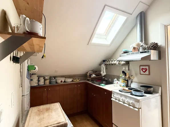 2 Orchard St #3, Cambridge, MA 02140
